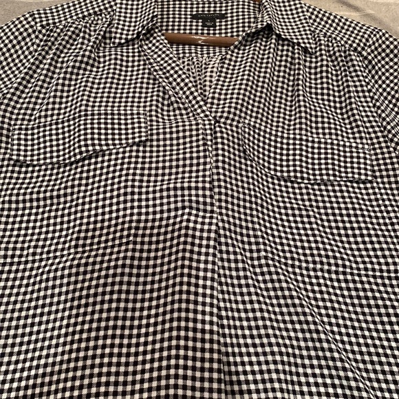 Ann Taylor shirt. - Picture 4 of 7